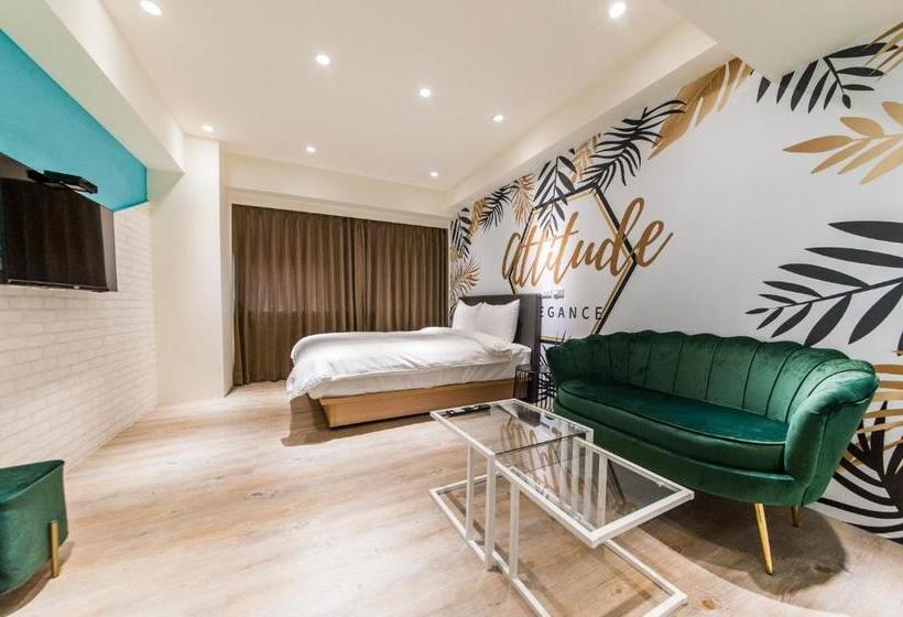 هاستل Lady M Luodong