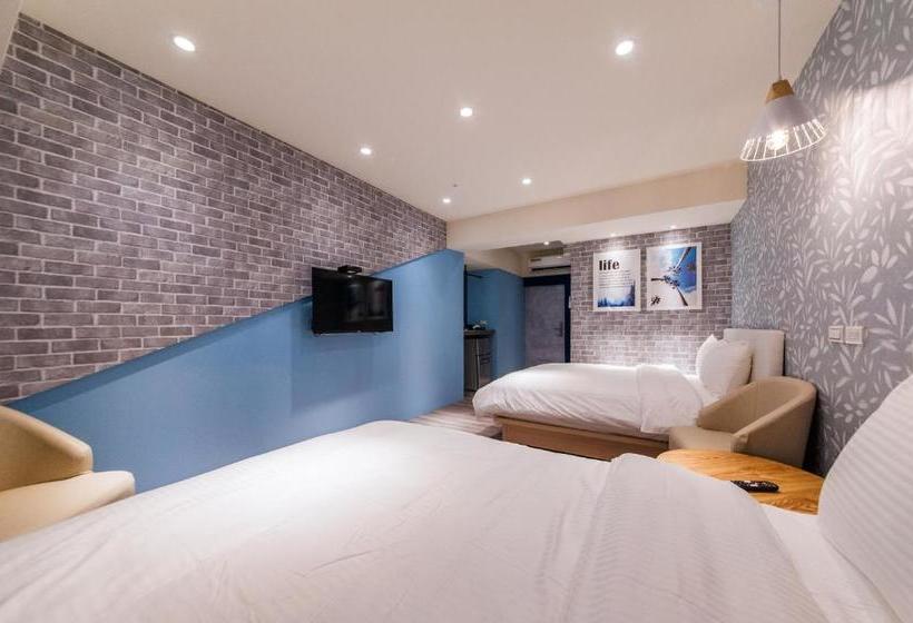 هاستل Lady M Luodong