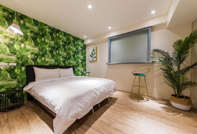 هاستل Lady M Luodong