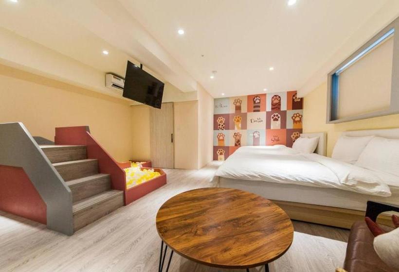 هاستل Lady M Luodong