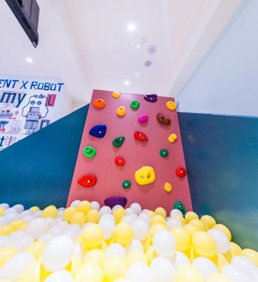 هاستل Lady M Luodong