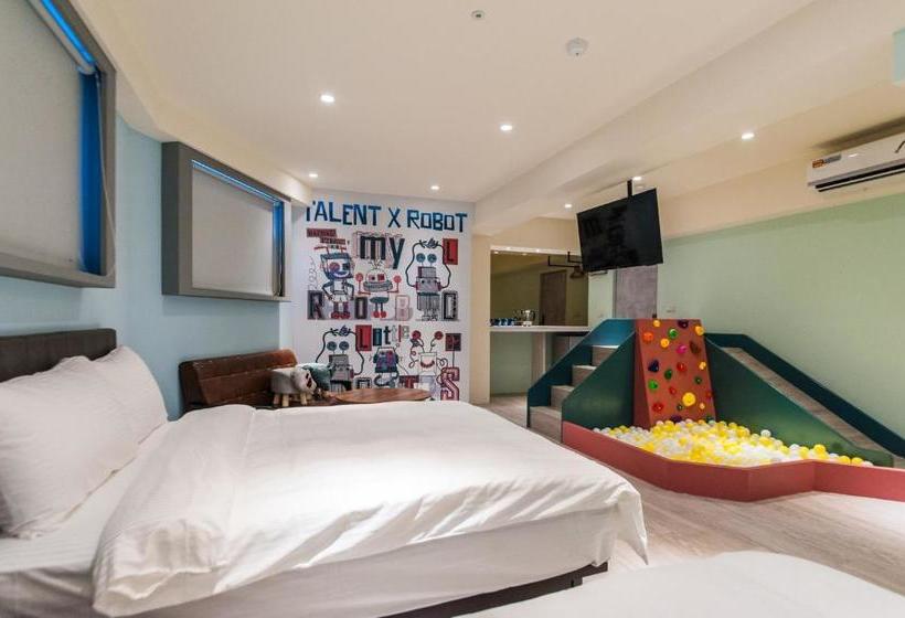 هاستل Lady M Luodong