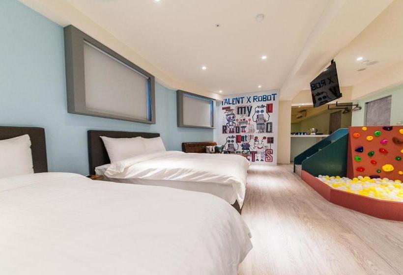 هاستل Lady M Luodong