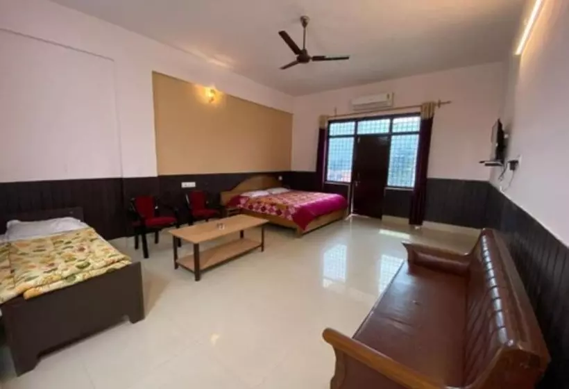 Hotelli Goroomgo Silver Tree Inn Bhimtal