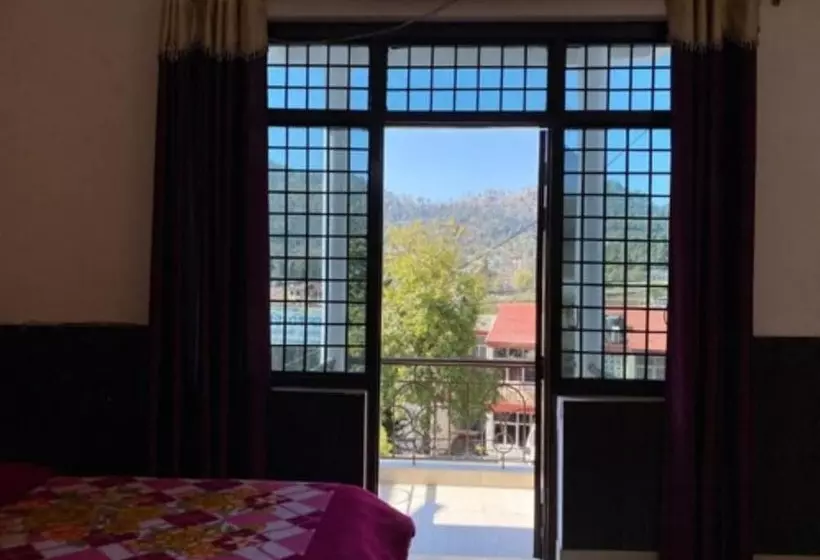 Hotelli Goroomgo Silver Tree Inn Bhimtal