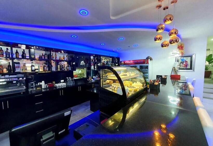 Szálloda Kandi Palace