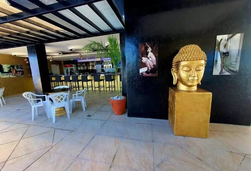 هتل Kandi Palace