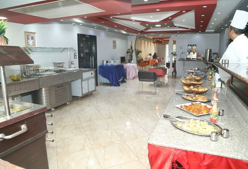 Grand Nile Royal Hotel At Nile Plaza