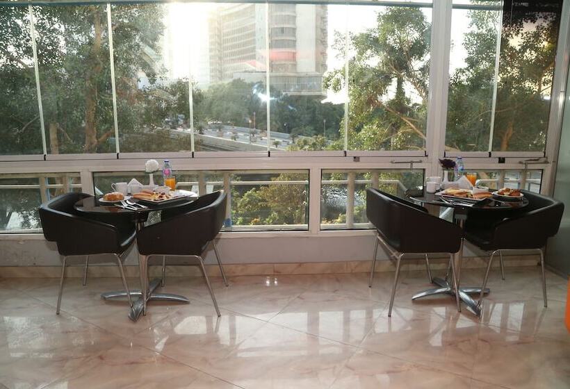 Grand Nile Royal Hotel At Nile Plaza