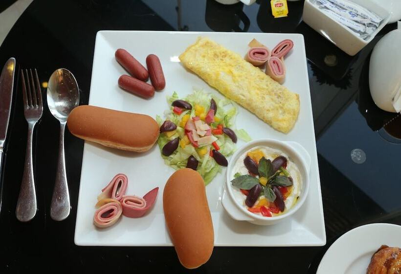 Grand Nile Royal Hotel At Nile Plaza