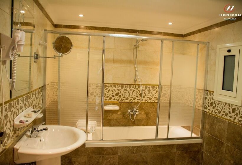 Grand Nile Royal Hotel At Nile Plaza