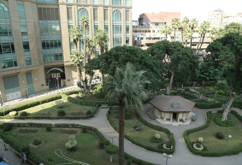 Grand Nile Royal Hotel At Nile Plaza