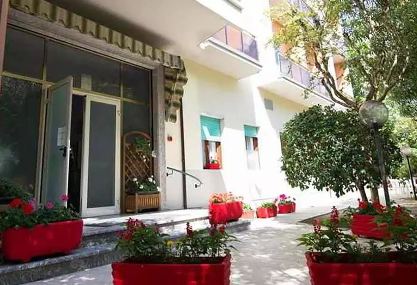 ホテル Casa Per Ferie Nostra Signora Tonfano