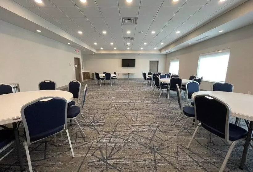 ホテル Holiday Inn Express & Suites   Ft. Smith   Airport, An Ihg