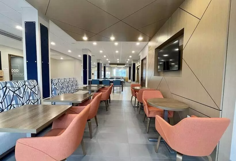 ホテル Holiday Inn Express & Suites   Ft. Smith   Airport, An Ihg