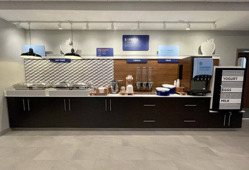 فندق Holiday Inn Express & Suites Ft. Smith Airport, An Ihg