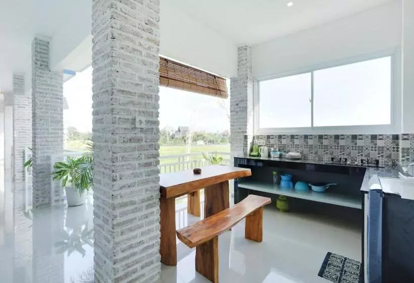 ホテル Pondok Ayu Santorini