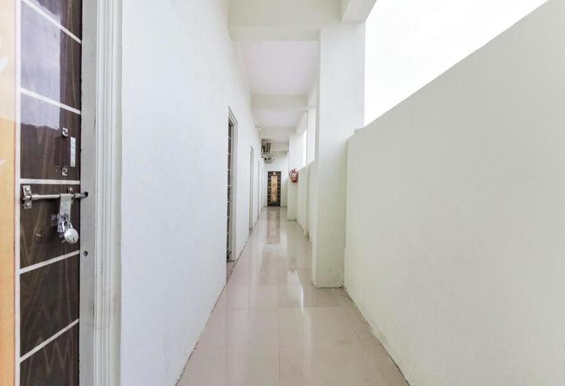 בית מלון כפרי Oyo 75657  Omkar Lodge