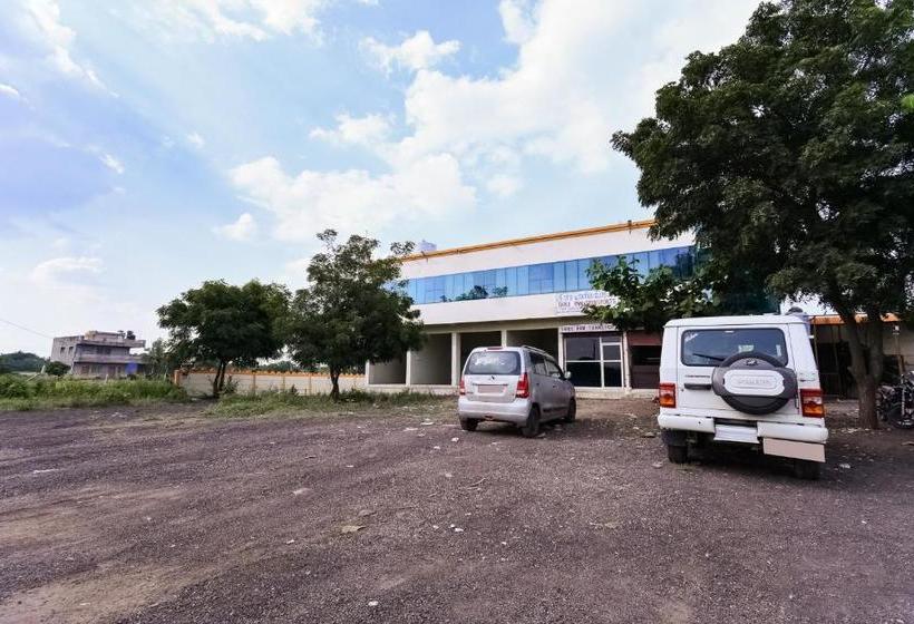 בית מלון כפרי Oyo 75657  Omkar Lodge