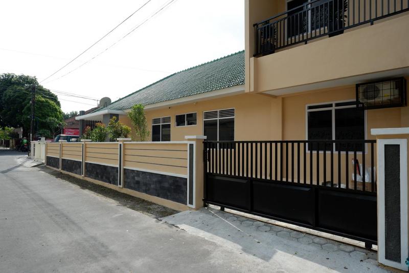 בית מלון כפרי Reddoorz Near Gejayan 3