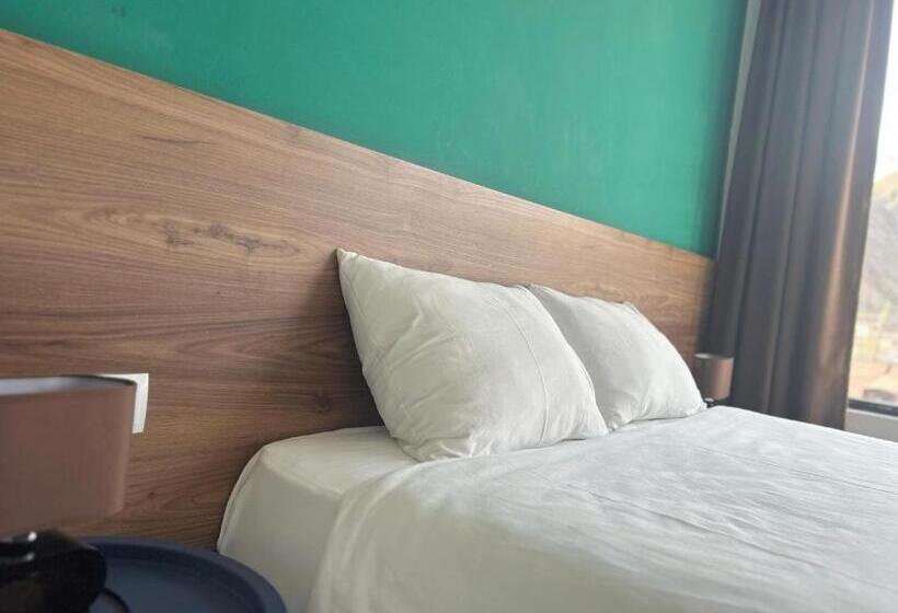 هتل Shushabandi Kazbegi