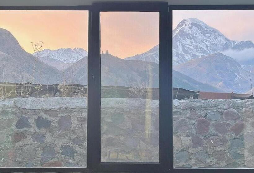 هتل Shushabandi Kazbegi