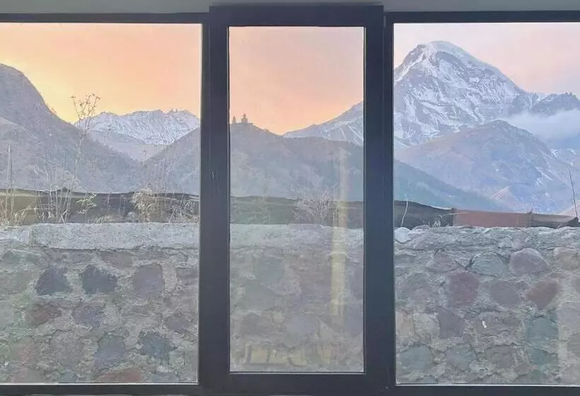 هتل Shushabandi Kazbegi