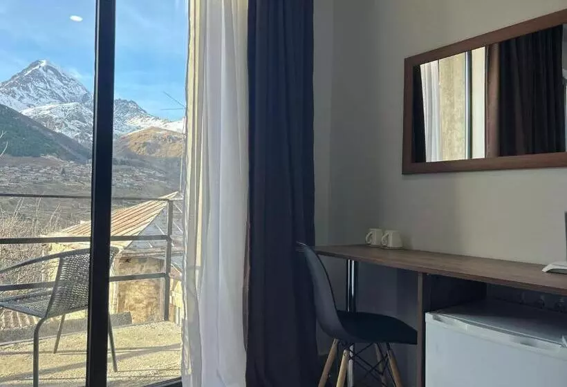 هتل Shushabandi Kazbegi