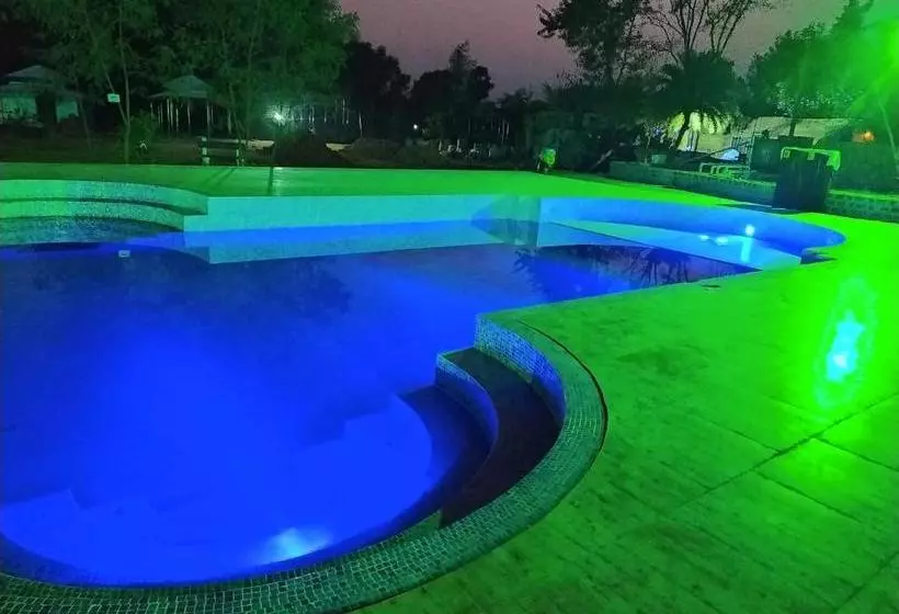 Hotelli Staymaker The Gharana  And Resort