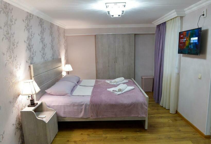 پانسیون Cozy House