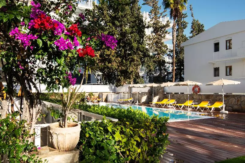 Apartamentos Montemayor