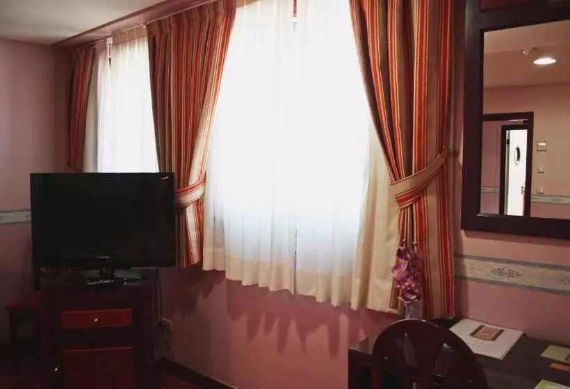 فندق فئة نجمة واحدة Hosteria Sara By Gaiarooms