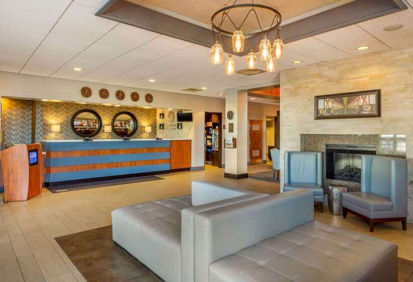هتل Comfort Inn & Suites Logan International Airport