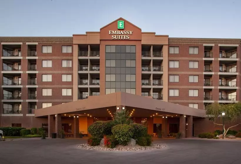 هتل Embassy Suites By Hilton Phoenix Scottsdale