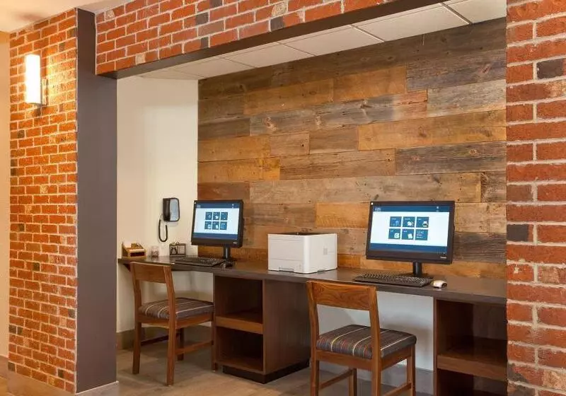 בית מלון כפרי Four Points By Sheraton Cleveland Airport