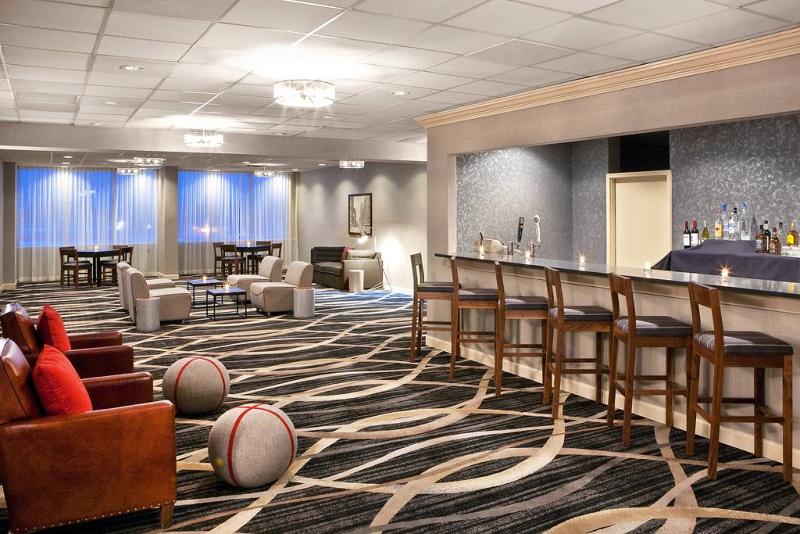 هتل Four Points By Sheraton Cleveland Airport