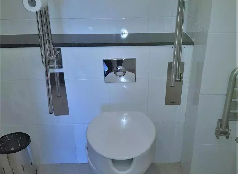 فندق Holiday Inn Express Molins De Rei, An Ihg