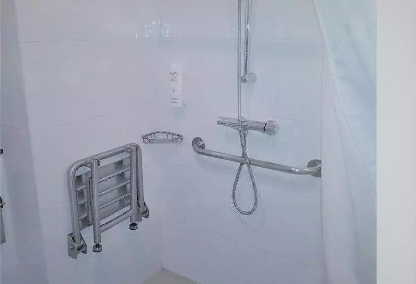 فندق Holiday Inn Express Molins De Rei, An Ihg