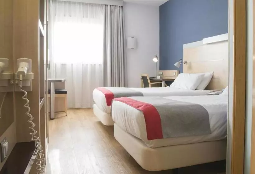 فندق Holiday Inn Express Molins De Rei, An Ihg