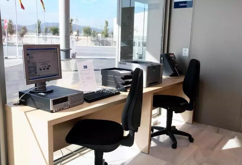 فندق Holiday Inn Express Molins De Rei, An Ihg