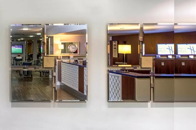 Hotel Holiday Inn Express Royal Docks, An Ihg