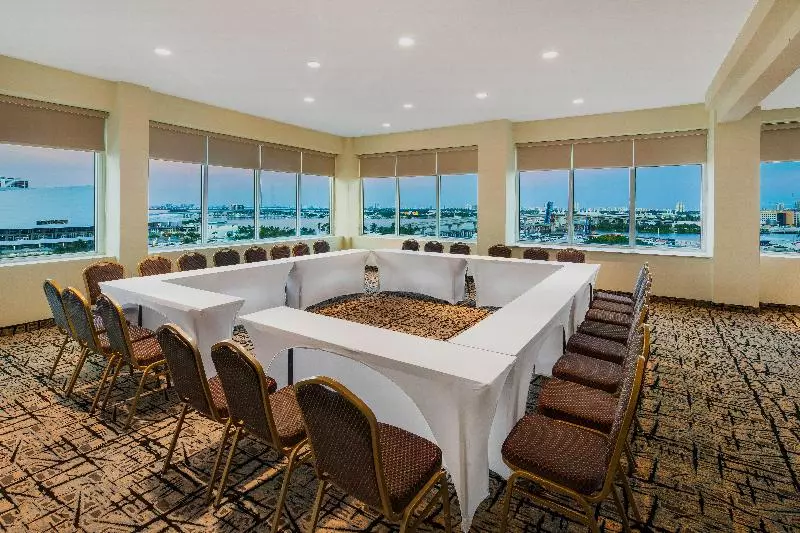 Holiday Inn Hotel Port Of Miami Downtown, An Ihg