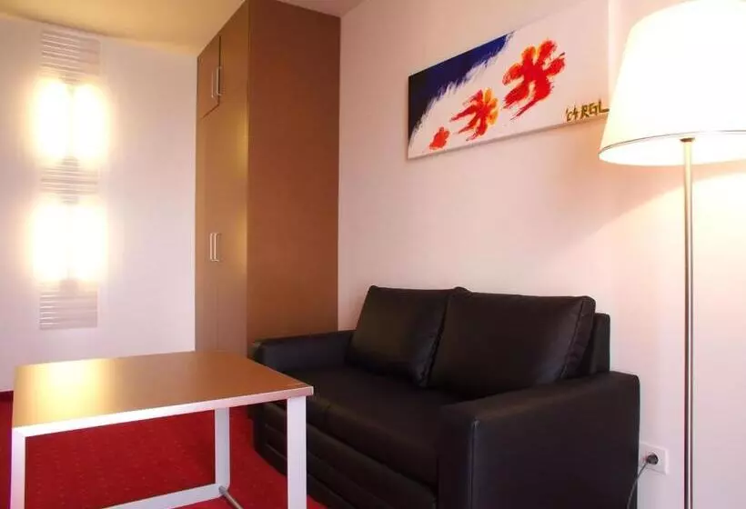 فندق Orange Wings Wiener Neustadt