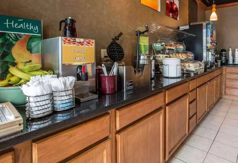 هتل Quality Inn & Suites Hanes Mall