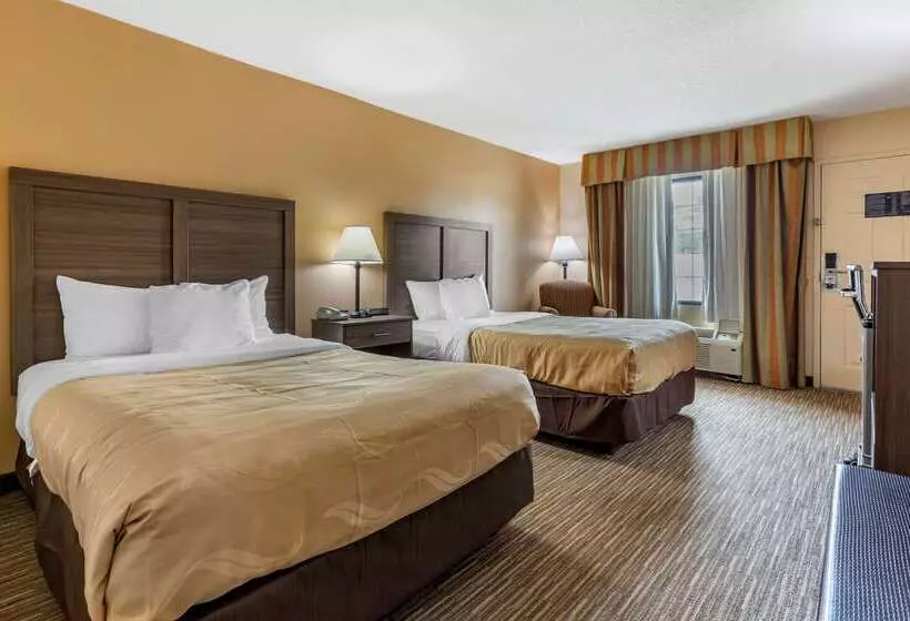 هتل Quality Inn & Suites Hanes Mall