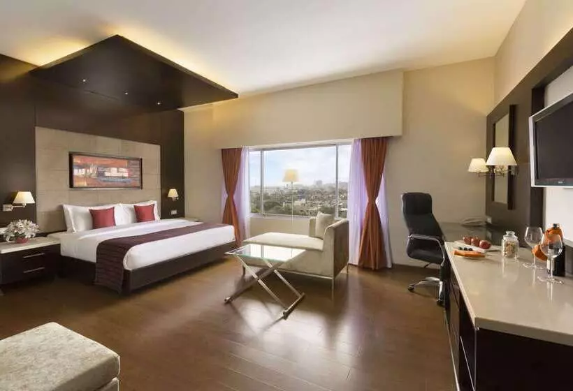 בית מלון כפרי Ramada Chennai Egmore