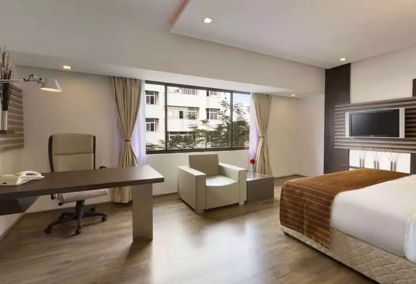 בית מלון כפרי Ramada Chennai Egmore