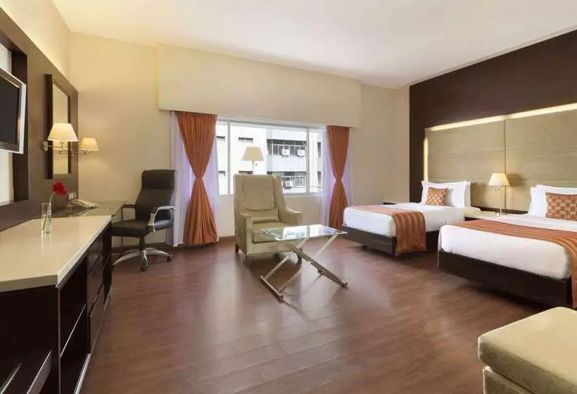 בית מלון כפרי Ramada Chennai Egmore