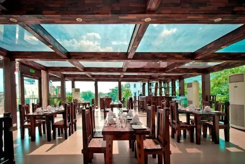 בית מלון כפרי Ramada Chennai Egmore