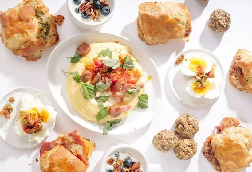 هتل The Lindy Renaissance Charleston